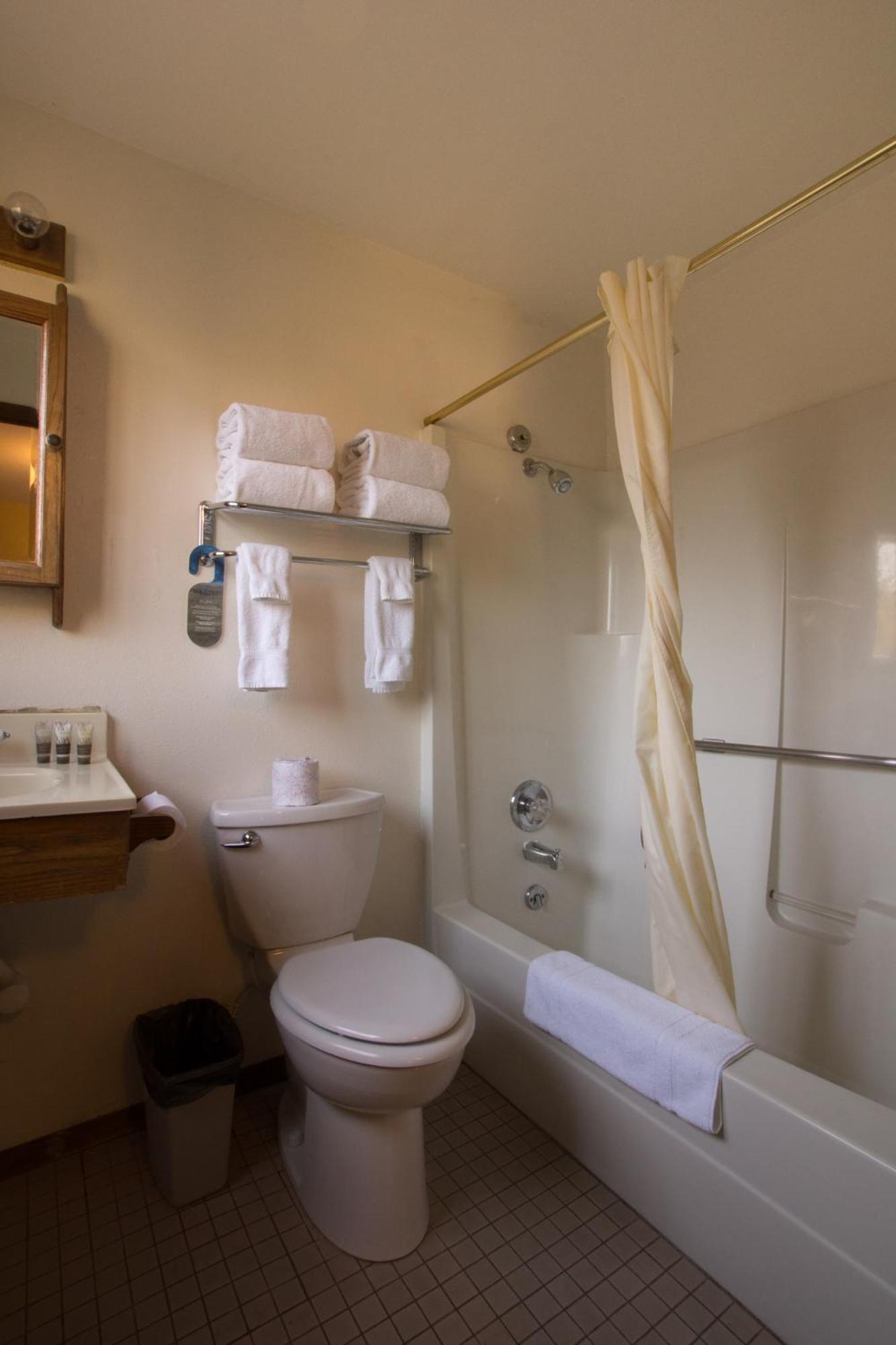 Sol Duc Hot Springs Resort Ovington Room photo